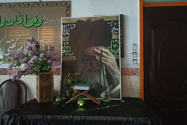 حضور پرشور دانش آموزان دبیرستان شاهد ندای فاطمه (س) در مراسم سوگواری حضرت ام البنین (س)