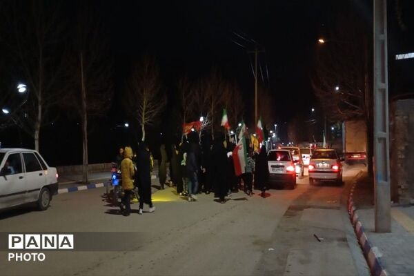رژه خودرویی به مناسبت شهادت رهبر شهید در شهر بار نیشابور