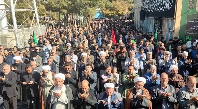 نماز باران در گلستان شهدای اصفهان