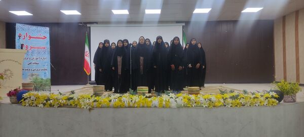 رقابت گروه‌های سرود منطقه‌ای در کانون شهید رضاپور فین
