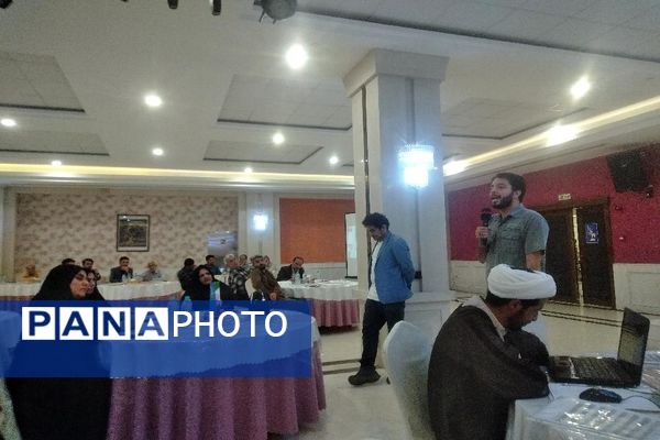 دوره و کارگاه تعاملی مربی، راهبر نسل جدید در مشهد