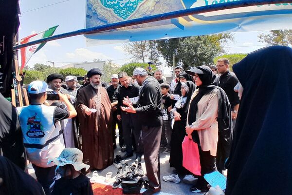 برپایی موکب امام حسین (ع) در منطقه پردیس با مشارکت پیشتازان سازمان دانش آموزی 