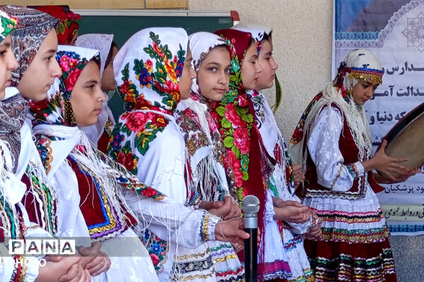 آیین زنگ سپاس معلم در هنرستان نور هل اتی حصار گرمخان