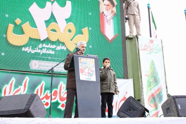 حضور گسترده اقشار مختلف مردم پردیس در راهپیمایی ۲۲ بهمن