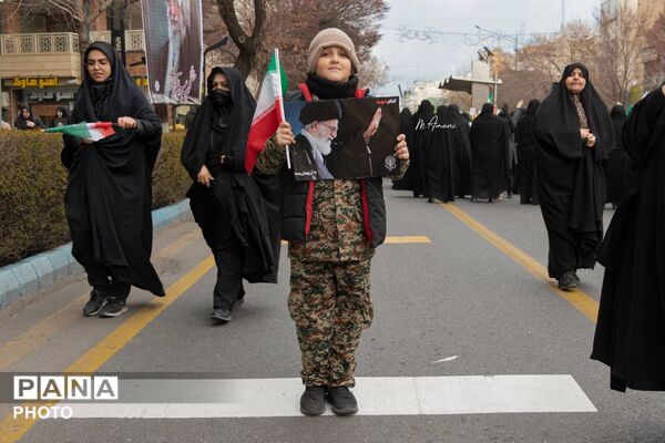 سربازان کوچک در اجتماع مردمی تبریز به خونخواهی از رهبر شهید