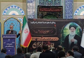 مراسم یادبود رهبر شهید در اداره کل آموزش و پرورش شهر تهران؛ تجدید میثاق نسل نو با راه شهادت