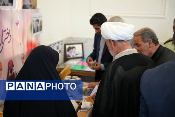 افتتاحیه نمایشگاه «سیمای حضور، جمعه نصر»