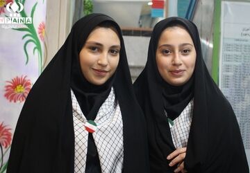 طلوع دانایی در نخستین روز مدرسه در دبیرستان معراج اردبیل
