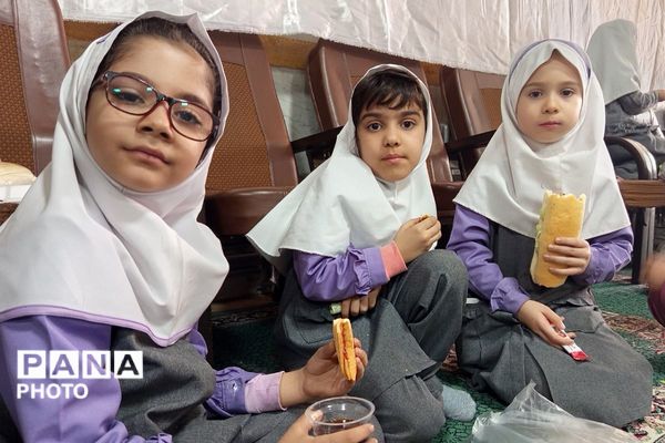 سفره احسان امام حسن مجتبی(ع) دردبستان شهید کلانتری بهارستان‌دو