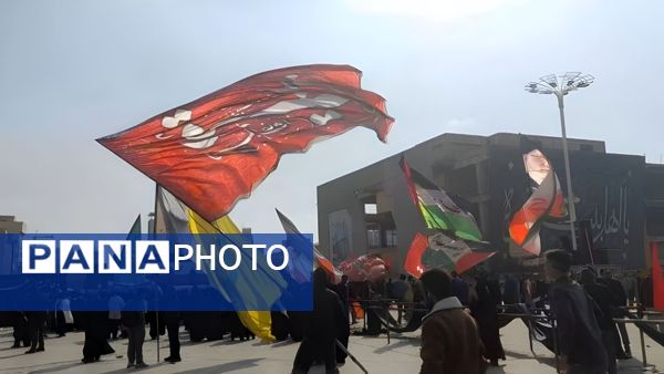 حضور پرشور دانش آموزان مشهد مقدس در راهپیمایی یوم‌الله ۱۳ آبان 