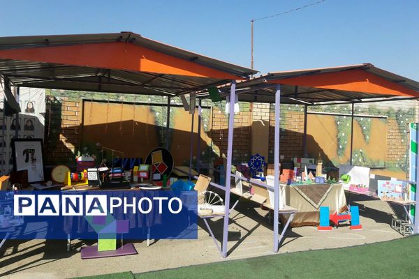 برگزاری دهه‌ ریاضیات در مدرسه هیات امنایی فرزانگان شهرستان ملارد