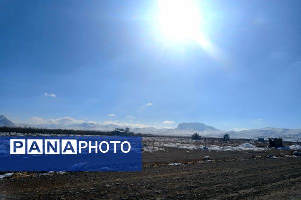 رد پای برف در باغات نهضت آباد اصفهان