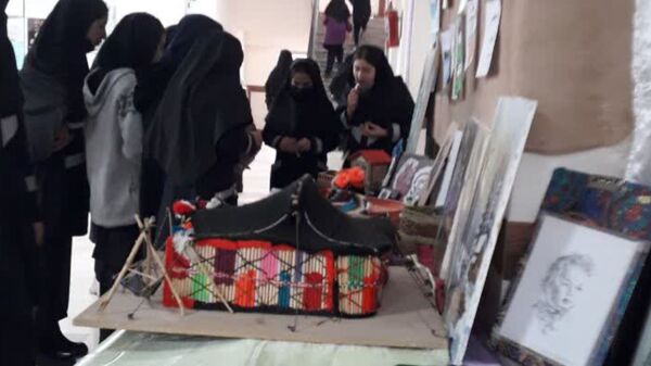 برگزاری جشنواره «ماها »در دبیرستان دخترانه قلم چی خرم آباد 