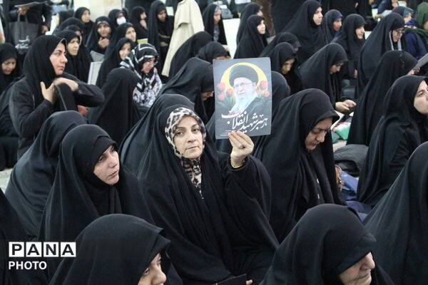 بیعت بانوان مؤمن همدانی با رهبر معظم انقلاب اسلامی 