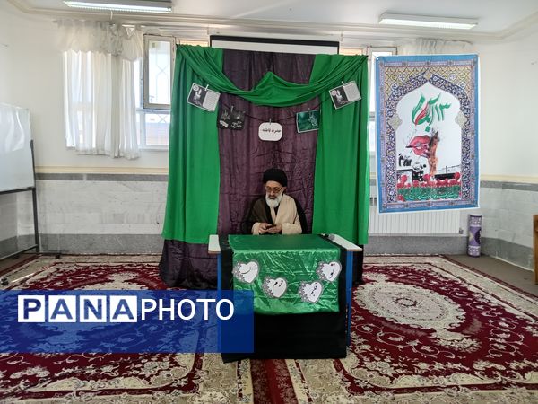 مراسم روز دانش آموز و ایام فاطمیه در دبیرستان حضرت خدیجه (س)جعفریه قم 