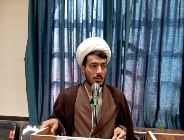 دانش‌آموزان پیشتاز در سنگر نمازجمعه خداآفرین