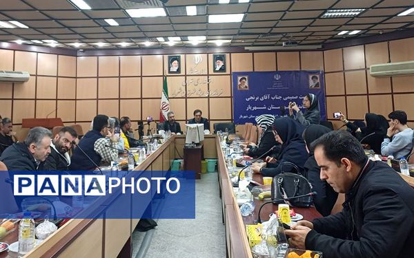 نشست صمیمی فرماندار شهریار با اصحاب رسانه و فعالان فضای مجازی