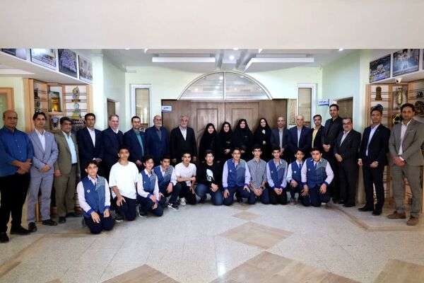 افتتاح زمین چمن دبیرستان دوره اول استعدادهای درخشان شهیدان مزیدی 