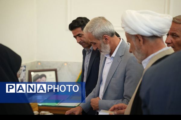 افتتاحیه نمایشگاه «سیمای حضور، جمعه نصر»