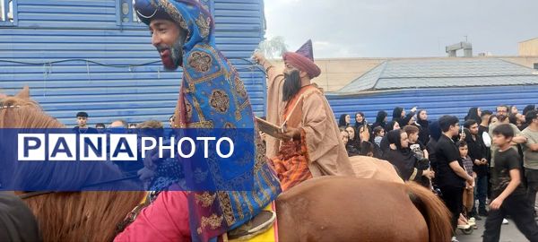 استقبال عزاداران حسینی از کاروان نمادین اسرای کربلا در قم