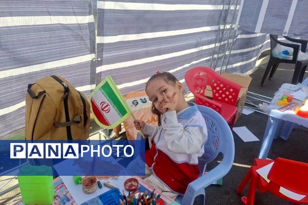 برگزاری مراسم راهپیمایی سیزده آبان با حضور دانش‌آموزان و مسئولین در ملارد