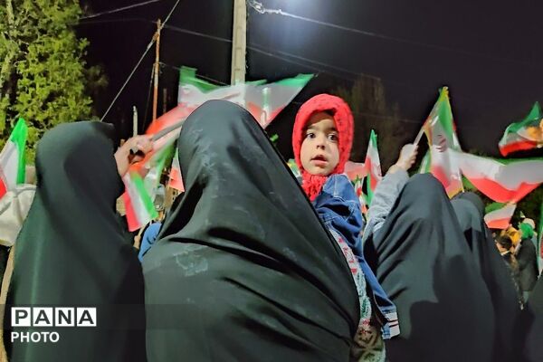 سنگر ما خیابان است 