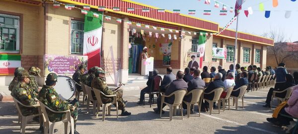 زنگ انقلاب در  مدارس شهرستان ملکان به صدا درآمد