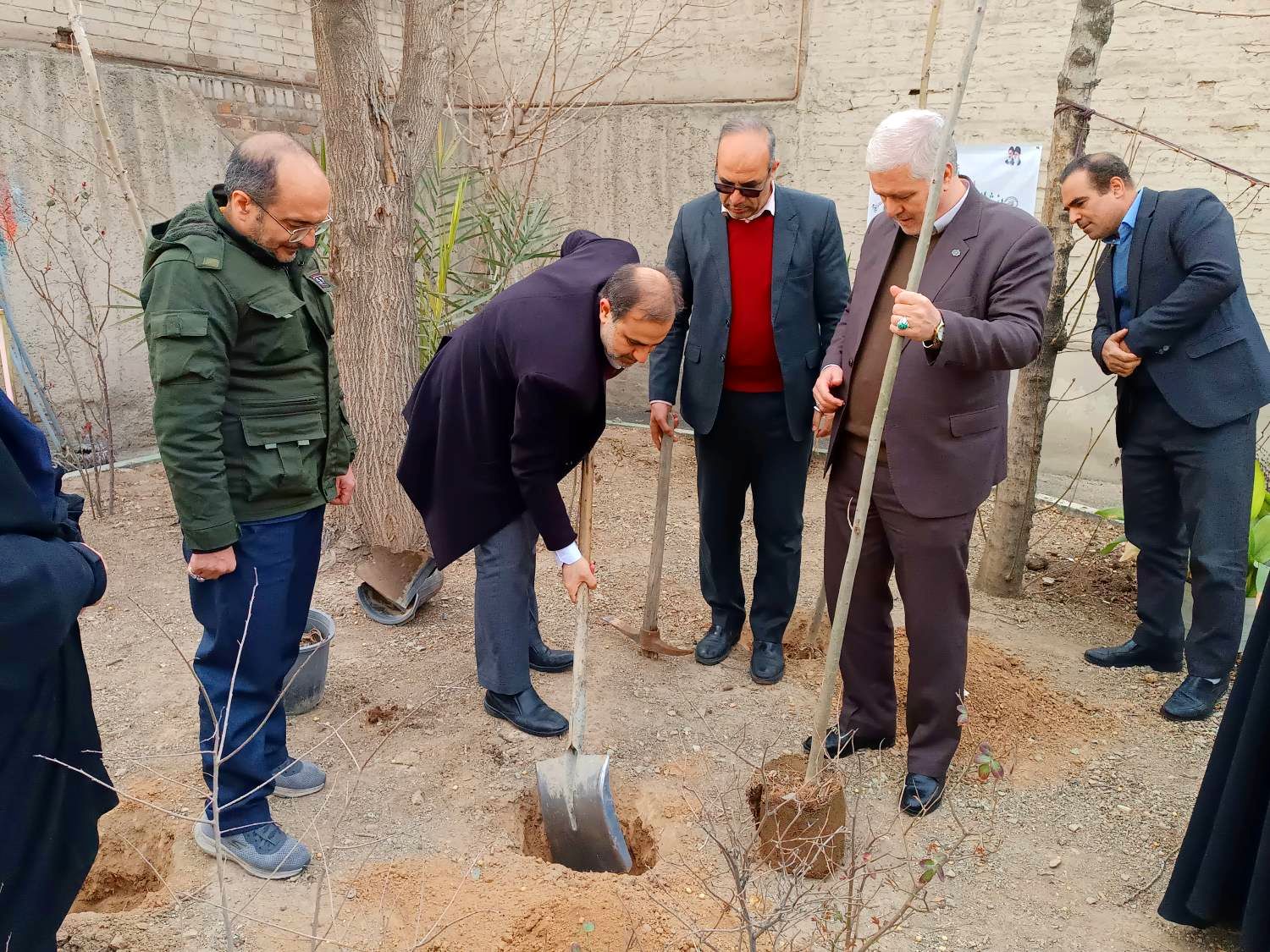 روز درختکاری در منطقه ۱۶