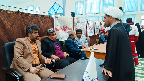 برپایی میز خدمت فرماندار و مدیران شهرستان مارگون 