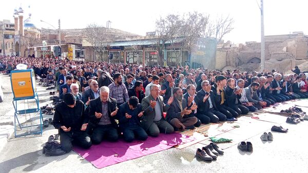 نماز باشکوه عید فطر با استقبال بی‌نظیر مردم شهر بن اقامه شد