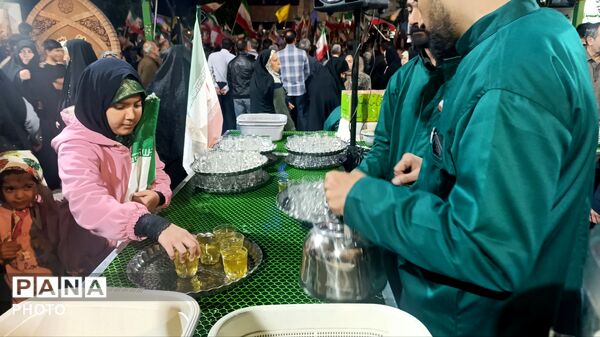 فعالیت موکب چایخانه حضرت زهرا(س)  در حسینیه امام خمینی نیشابور 