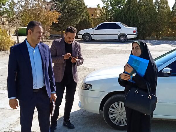 بازدید مسئولان آموزش و پرورش استان یزد از واحدهای آموزشی خاتم 
