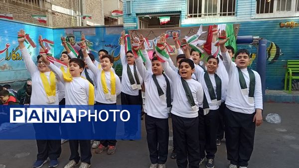 طنین زنگ انقلاب در طلیعه دهه فجر در منطقه ۱۰