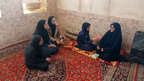 دیداری پر از احساس با مادر شهید حسین اسحاقی 