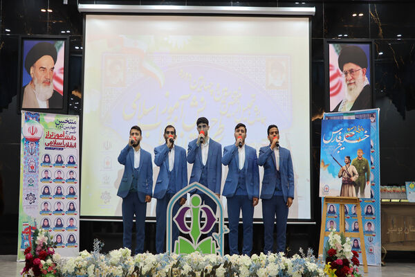 تجلیل از دانش‌آموزان تراز انقلاب اسلامی استان بوشهر