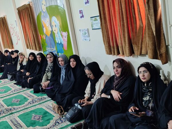 برگزاری جلسه آموزش خانواده در دبستان شاهد حاج تقی آقا بزرگ مشهد