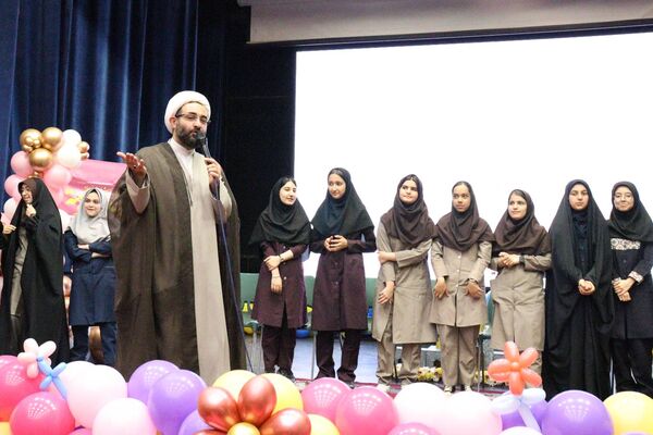 برگزاری جشن روز دختر با همکاری کانون خدمت رضوی و نهادهای آموزشی در منطقه 14 تهران 