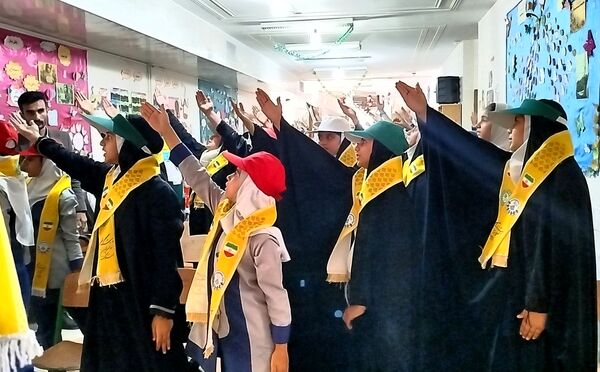 جشنی به‌مناسبت سالروز تاسیس سازمان دانش‌آموزی در لردگان