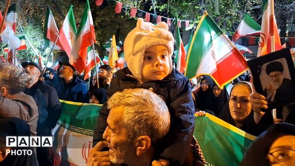آیین وداع با پیکر دانش آموز شهید محمد حسین دهقان در قم