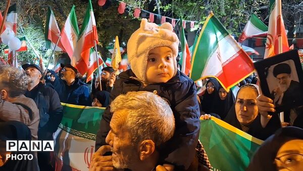 آیین وداع با پیکر دانش آموز شهید محمد حسین دهقان در قم