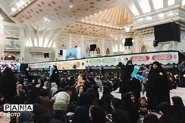حضور خانواده های معظم شهدای چهاردانگه در حرم مطهر امام خمینی (ره)