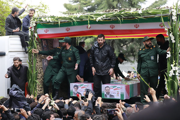 تشییع پیکر شهدای خدمت در تبریز