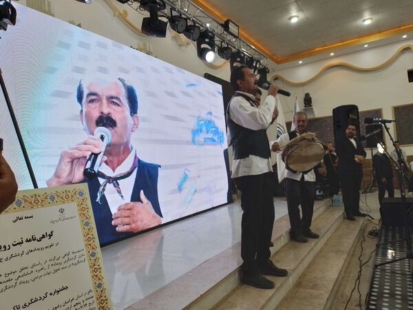 برگزاری دهمین جشنواره تاک پلو در شهرستان خلیل آباد