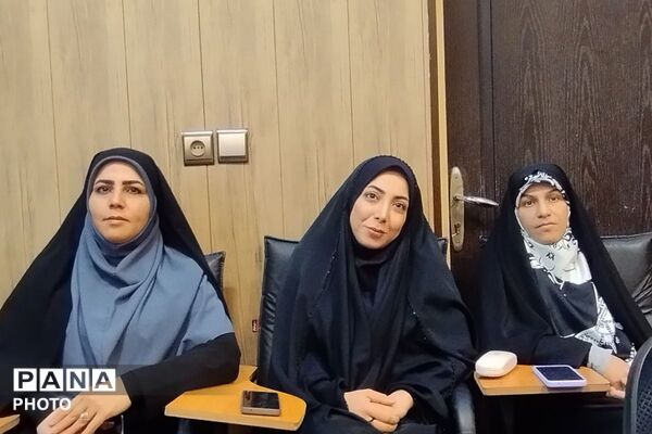 آئین تجلیل از فعالان حوزه پرورشی مدارس متوسطه بهارستان دو