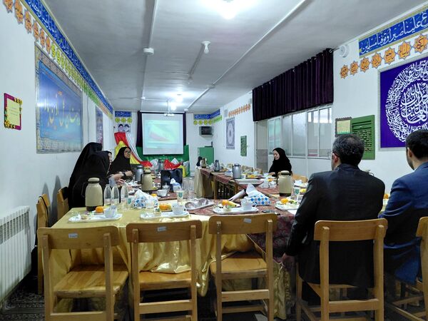 جلسه  مدیران متوسطه اول مدارس در دبیرستان شهرآرا دو