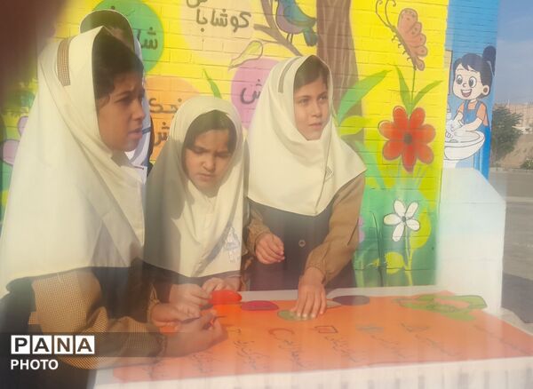 ۷ مهر؛ آموزش ایمنی و آشنایی با فداکاری آتش‌نشانان در دبستان فرزانگان
