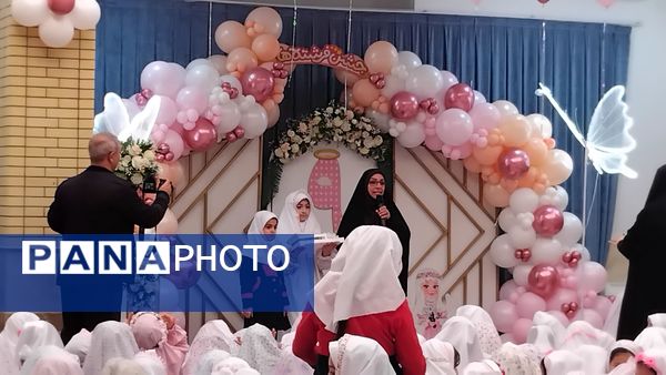 جشن بندگی فرشته‌های ۹ ساله در اهر