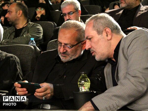  آیین رونمایی از مستند سایه برادرم با حضور وزیر آموزش و پرورش در مشهد