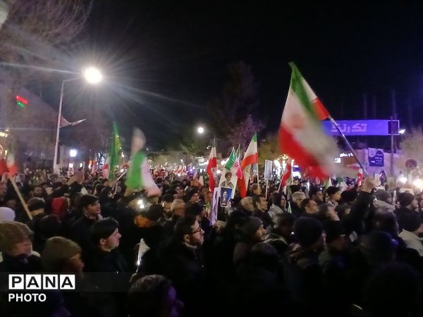 حماسه سازی مردم نیشابور در دوازدهمین روز از شهادت امام خامنه ای