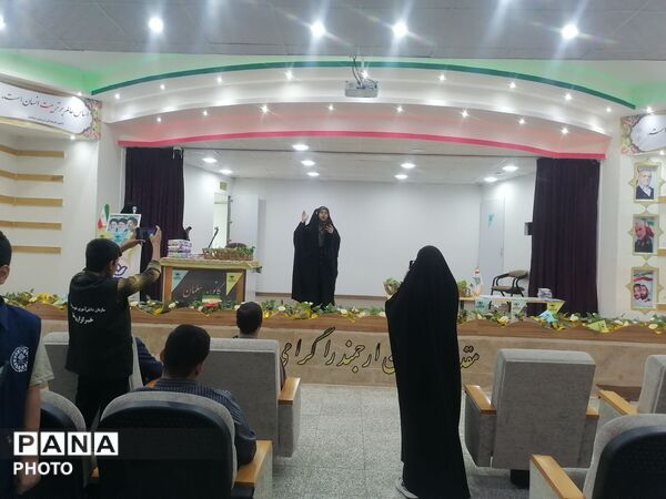 تقدیر از ۵۰ خبرنگار فعال  دانش آموزشهرستان خلیل آباد